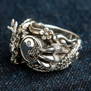 Yin-yang drakring i 925 sterlingsilver, klosida och skiva med klar sten