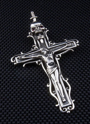 Colgante de Plata con Cruz de Calavera y Jesús