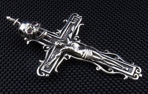 Colgante de Plata con Cruz de Calavera y Jesús