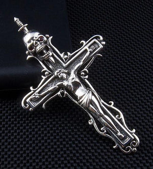 Colgante de Plata con Cruz de Calavera y Jesús