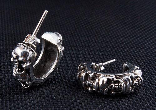 Silberne Multi-Totenkopf-Ohrringe