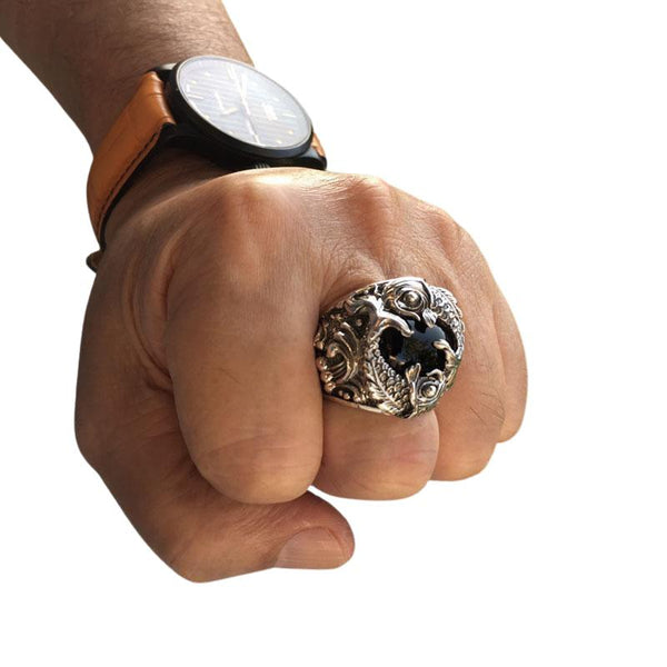 Готическое кольцо с кои из стерлингового серебра с ониксом