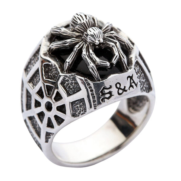 Серебряное кольцо среднего размера с черным пауком