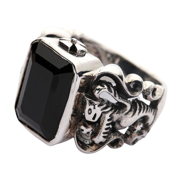 Мужское кольцо шотландский безудержный лев с черным камнем