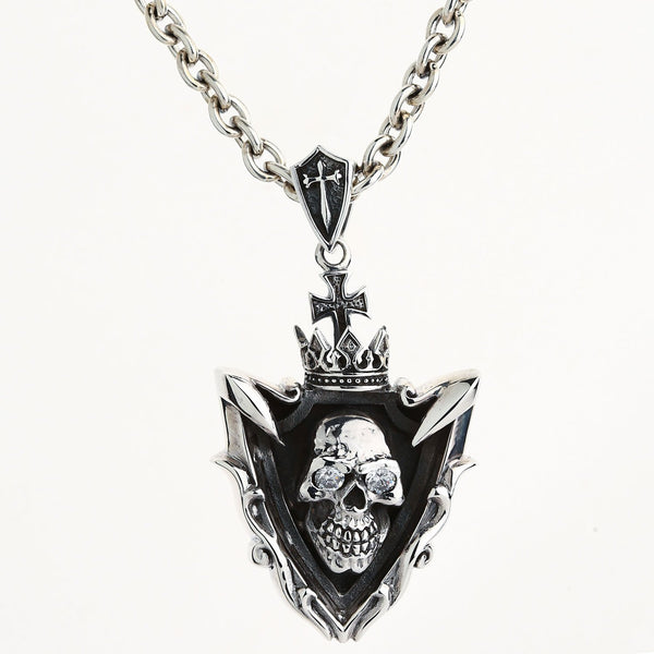 https://www.gothicrock.com/cdn/shop/products/blade-skull-necklace_600x.jpg?v=1636443885