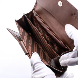 Cartera para mujer de piel de espinazo de cocodrilo genuino marrón oscuro