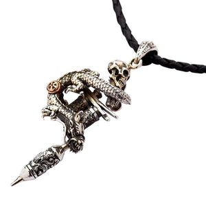 Colgante de ametralladora de tatuaje de calavera de dragón