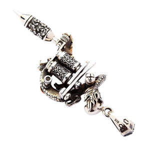 Colgante de ametralladora de tatuaje de calavera de dragón