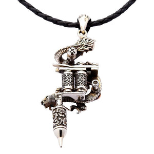 Colgante de ametralladora de tatuaje de calavera de dragón