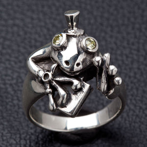 Green Eye Frog Sterling Silver Ring, frog hat and green eyes