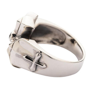 Bague en argent et croix en cristal gothique, croix sous un angle latéral bas