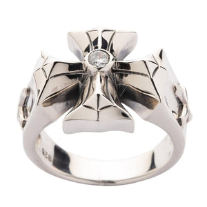 Bague en argent et croix en cristal gothique, ouverture arrière de l'anneau