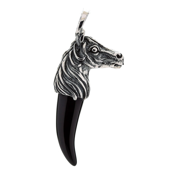 Серебряное колье с подвеской в виде коня и черным ониксовым клыком