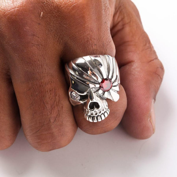 Серебряное кольцо с пиратским черепом