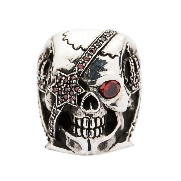 Кольцо с черепом пирата с красным гранатовым глазом