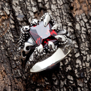 Red Garnet Claw Sterling Silver Gothic Ring, claw and shoulder detail