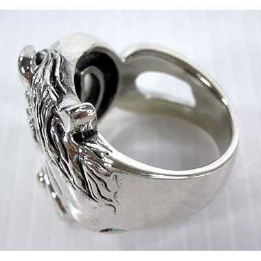 Серебряное кольцо с лошадью в форме подковы
