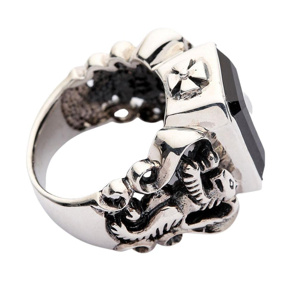 Мужское кольцо шотландский безудержный лев с черным камнем