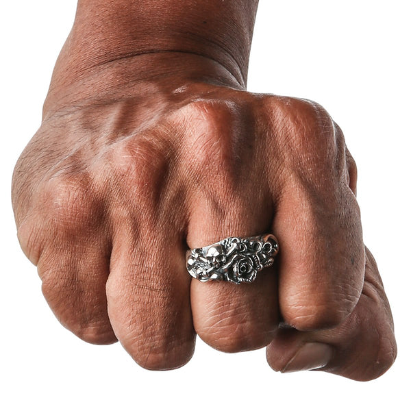 Gothic Ring aus Silber mit Totenkopf und Rose