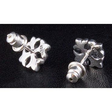 Серебряные серьги-гвоздики с черепом и костями