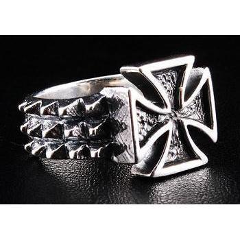 Ring aus Sterlingsilber mit Dornenkreuz