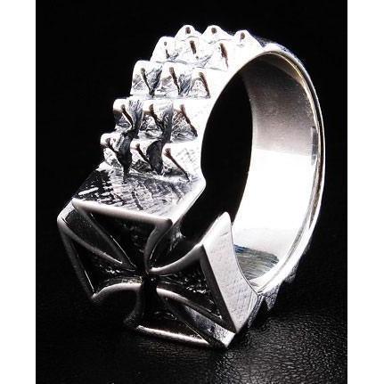 Серебряное кольцо с шипами